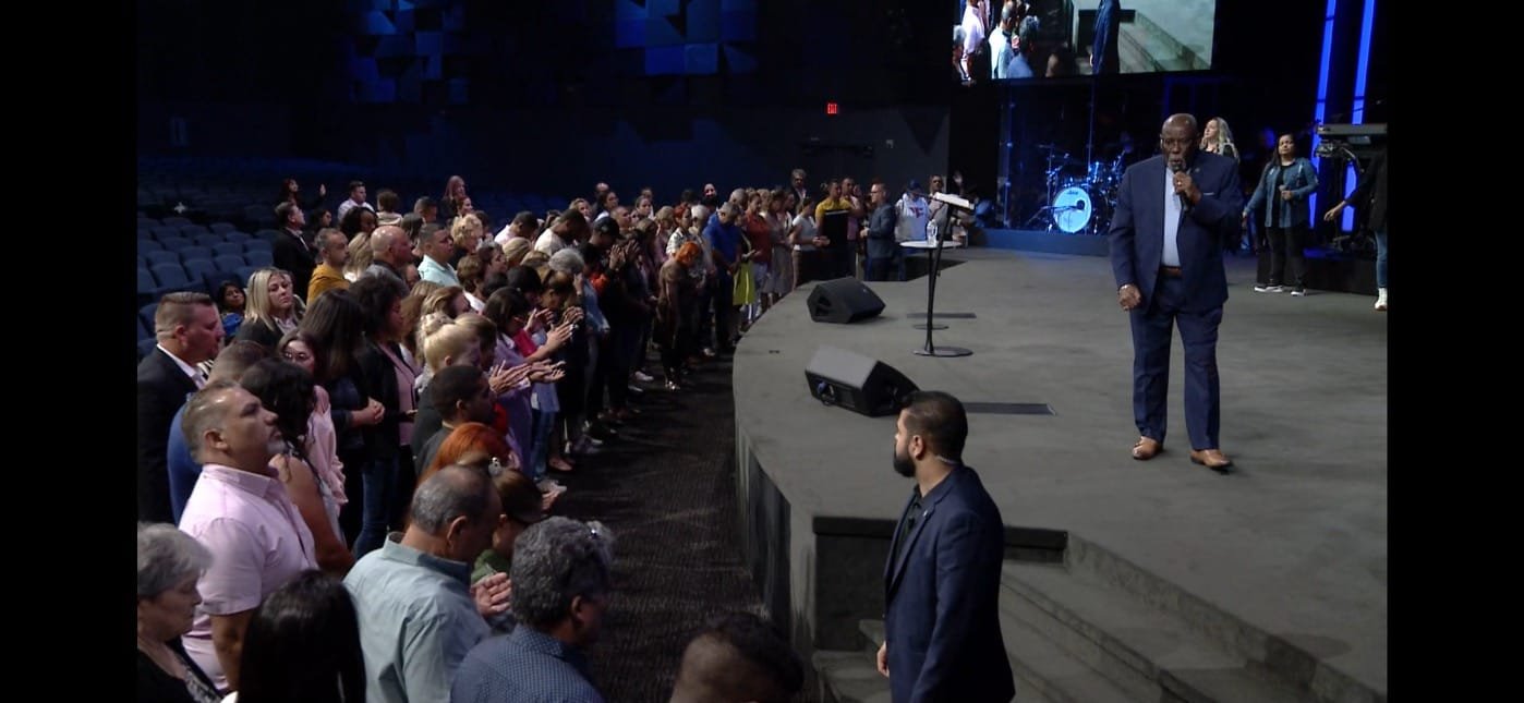 Pastor Orlando Oviedo preaching